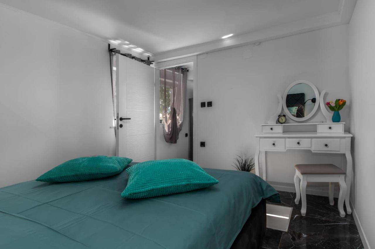 Apartments Mila Klenovica Εξωτερικό φωτογραφία